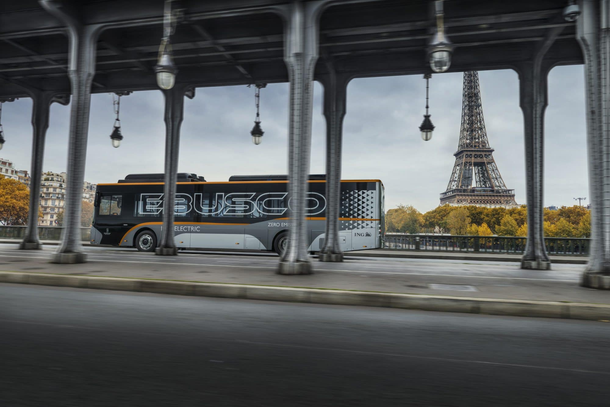 Ebusco bus in Paris with Eiffel Tower